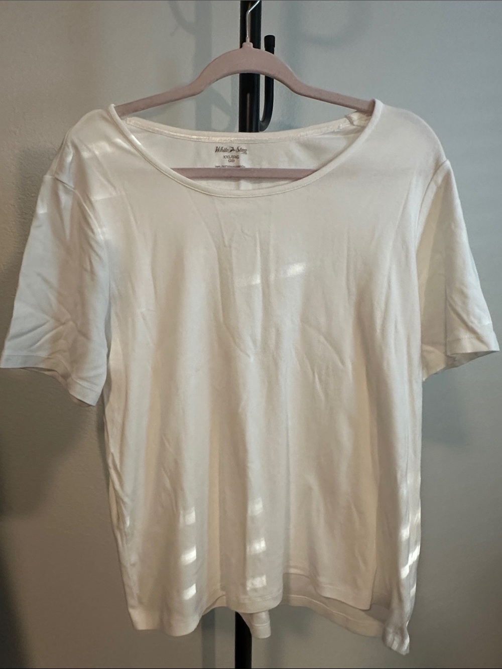 White Short Sleeve Scoop Neck Tee